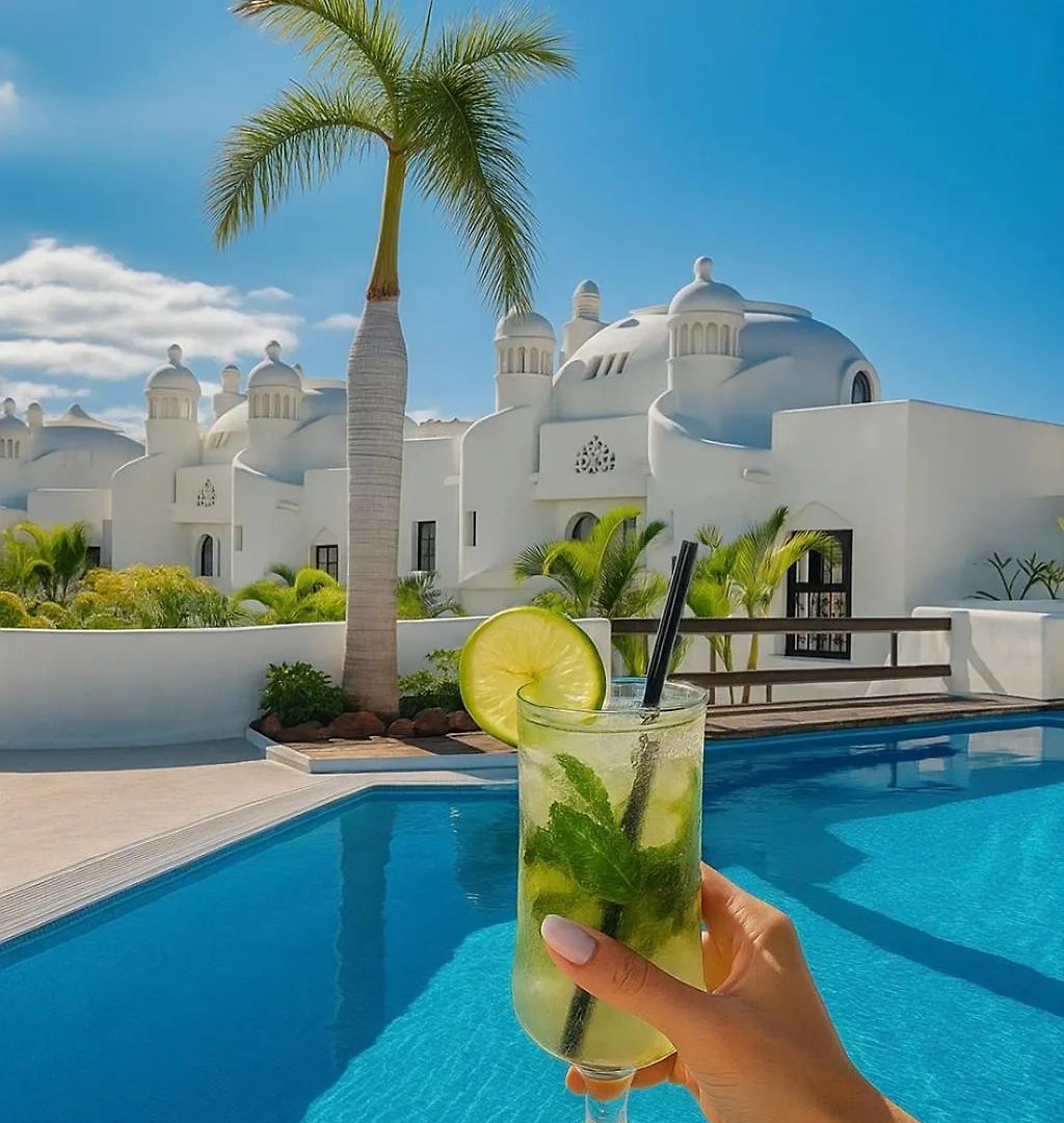 Chic Resort Feel - Oceanfront, Heated Pool Costa Adeje