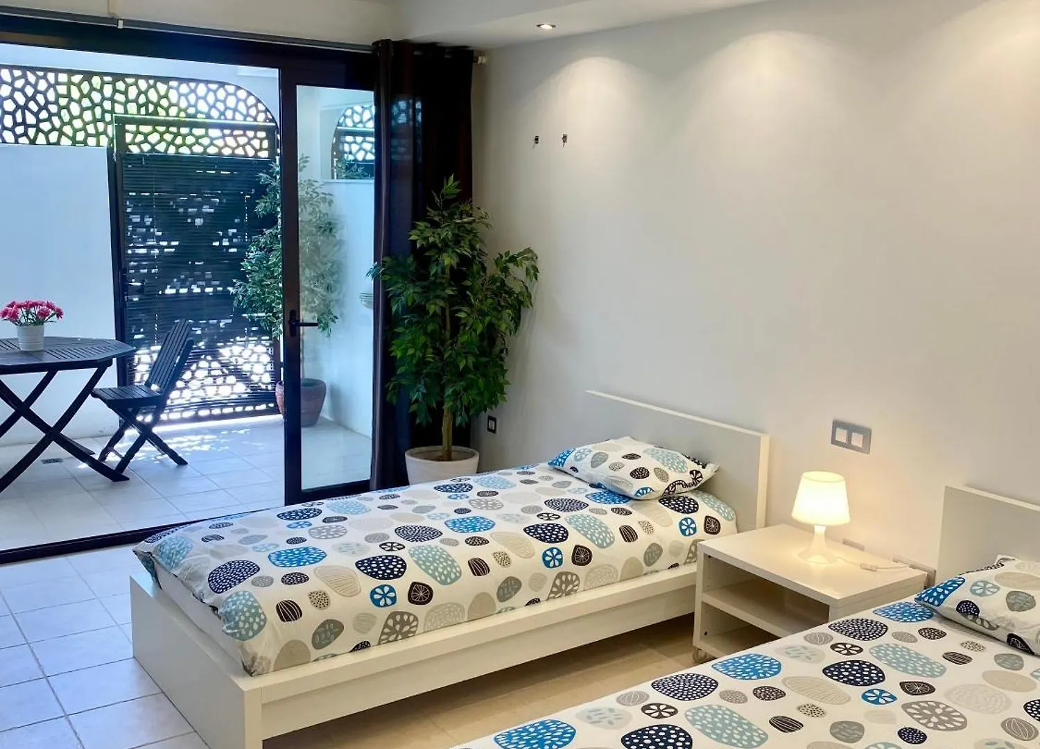 Chic Resort Feel - Oceanfront, Heated Pool Costa Adeje  Apartment